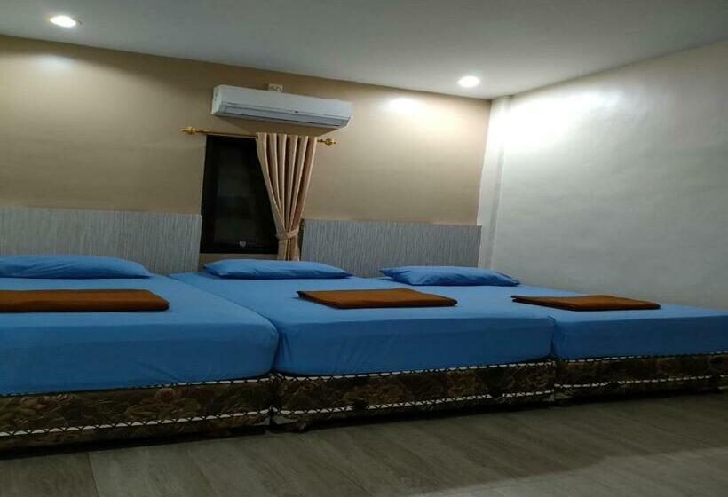 פנסיון Penginapan Anak Raja  Palangkaraya