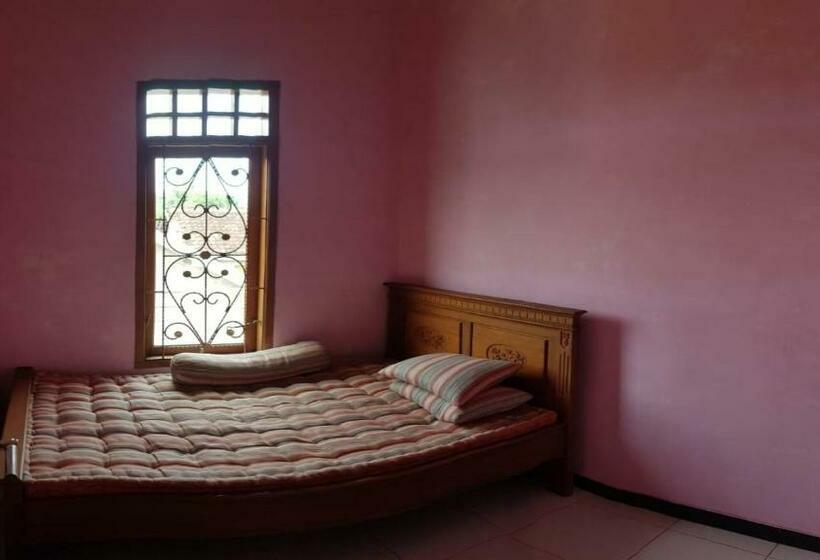 펜션 Rumah Kos Qia Syariah