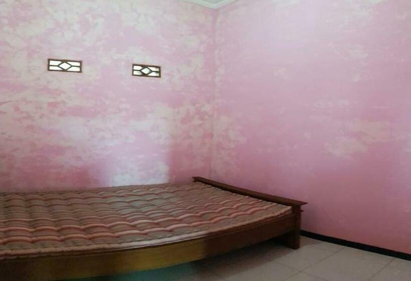 펜션 Rumah Kos Qia Syariah