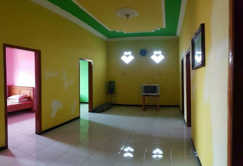 펜션 Rumah Kos Qia Syariah