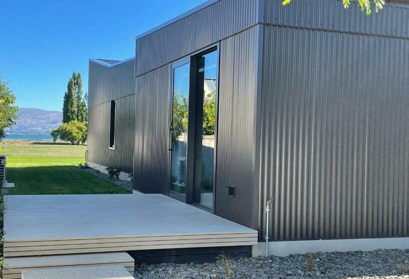 Pisa House Lakefront Boutique B&b