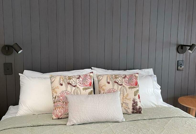 Pisa House Lakefront Boutique B&b