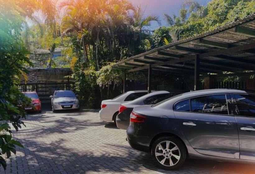 فندق صغير Pousada Em Bombinhas Jardin Flamingo