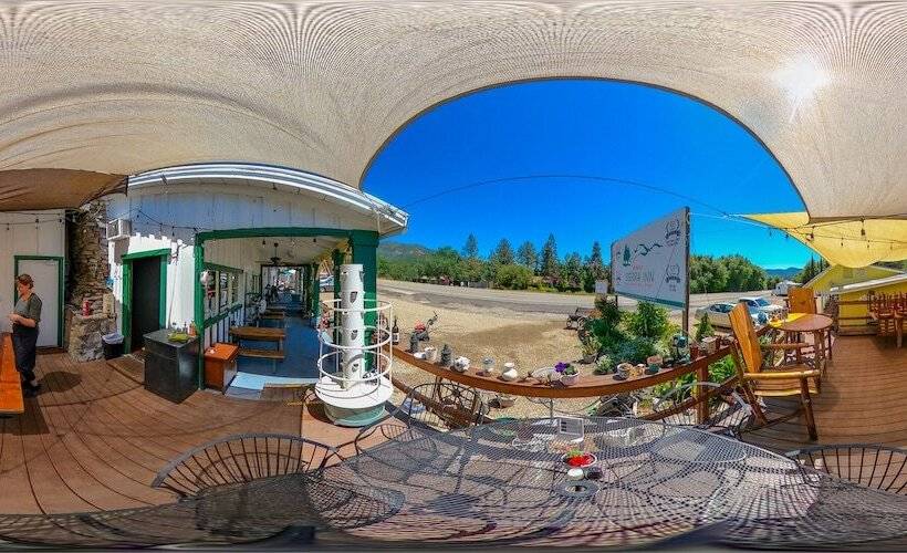 호스텔 Genas S Sierra Inn & Restaurant