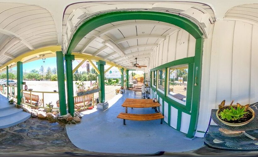 호스텔 Genas S Sierra Inn & Restaurant