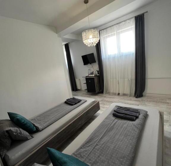 住宿加早餐  Duna Centroom