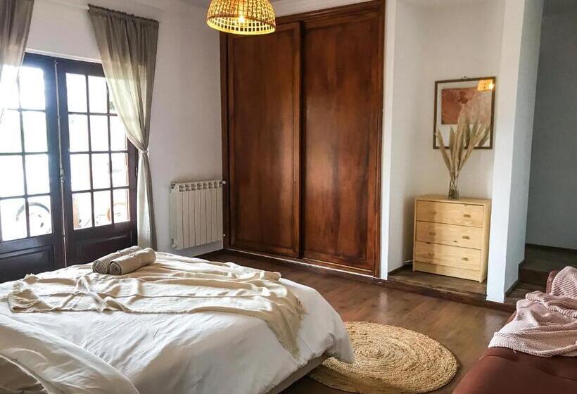 تختخواب و صبحانه The Far End Surf House   Breakfast Included Eco Surf Villa  5 Km From Beach