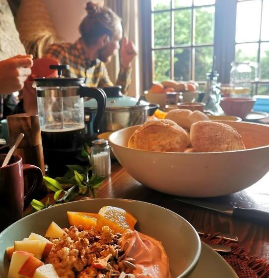 تختخواب و صبحانه The Far End Surf House   Breakfast Included Eco Surf Villa  5 Km From Beach