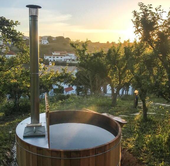 تختخواب و صبحانه The Far End Surf House   Breakfast Included Eco Surf Villa  5 Km From Beach