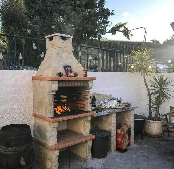 تختخواب و صبحانه The Far End Surf House   Breakfast Included Eco Surf Villa  5 Km From Beach