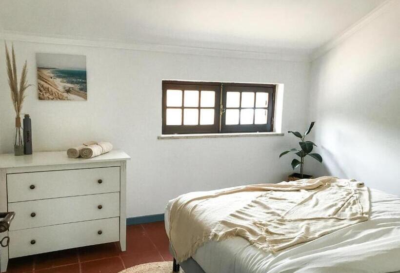 تختخواب و صبحانه The Far End Surf House   Breakfast Included Eco Surf Villa  5 Km From Beach