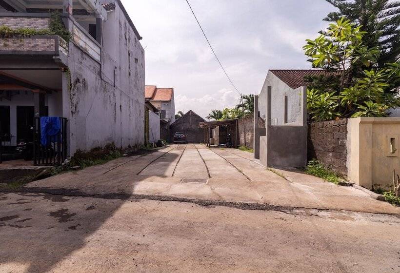 פנסיון Josh Guest House