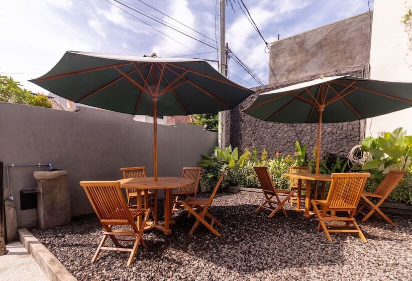 פנסיון Josh Guest House