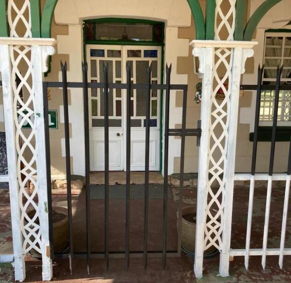 פנסיון Old Mill Inn