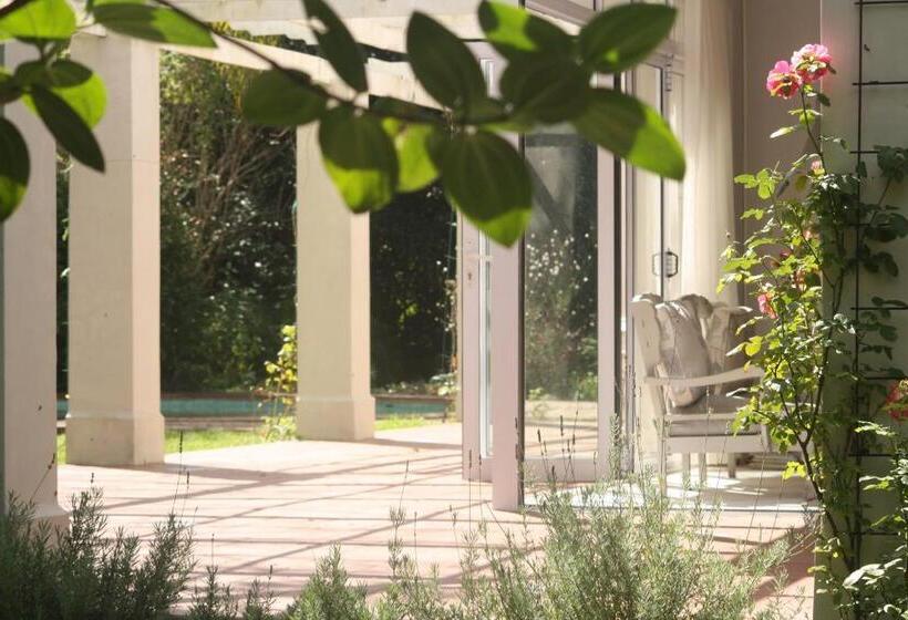 פנסיון Sarah S Place  Heatherlands,george