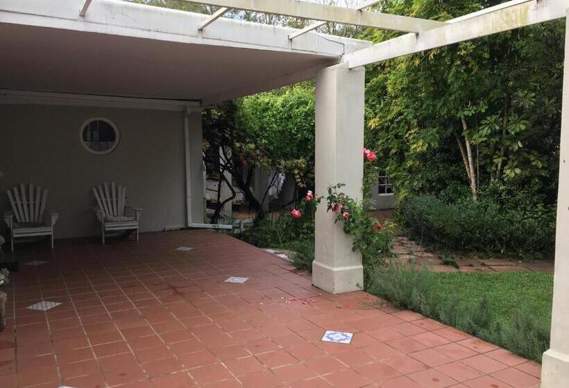 פנסיון Sarah S Place  Heatherlands,george