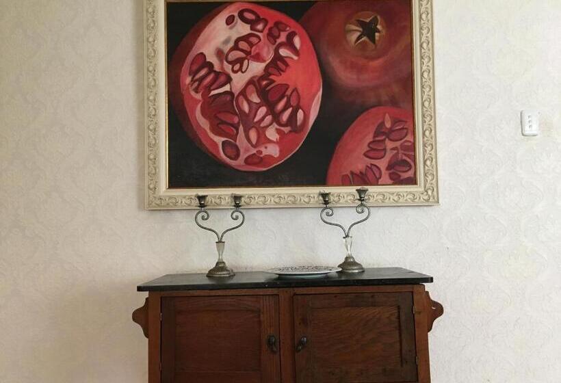 פנסיון Sarah S Place  Heatherlands,george