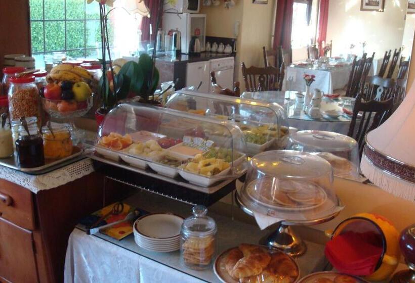 צימר Athlumney Manor Guest Accommodation