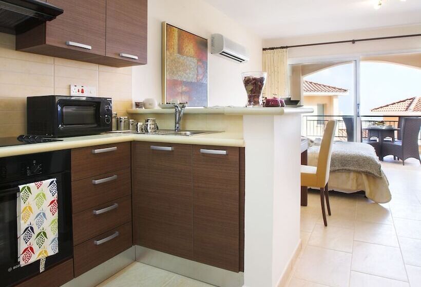 Club Coral View Resort