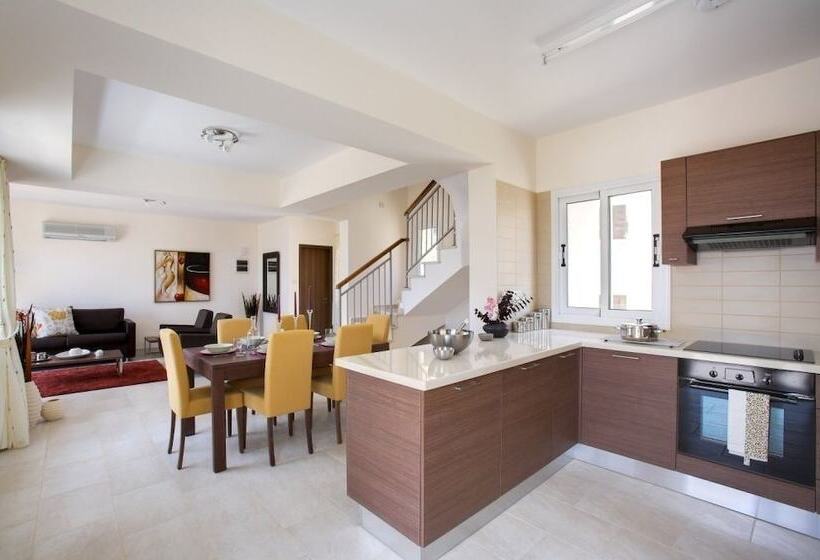 Club Coral View Resort