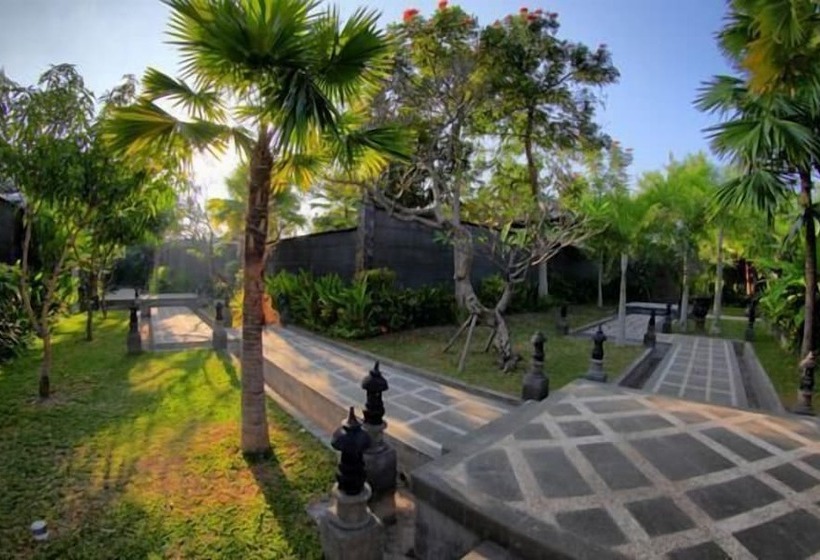 Gino Feruci Villa Lovina