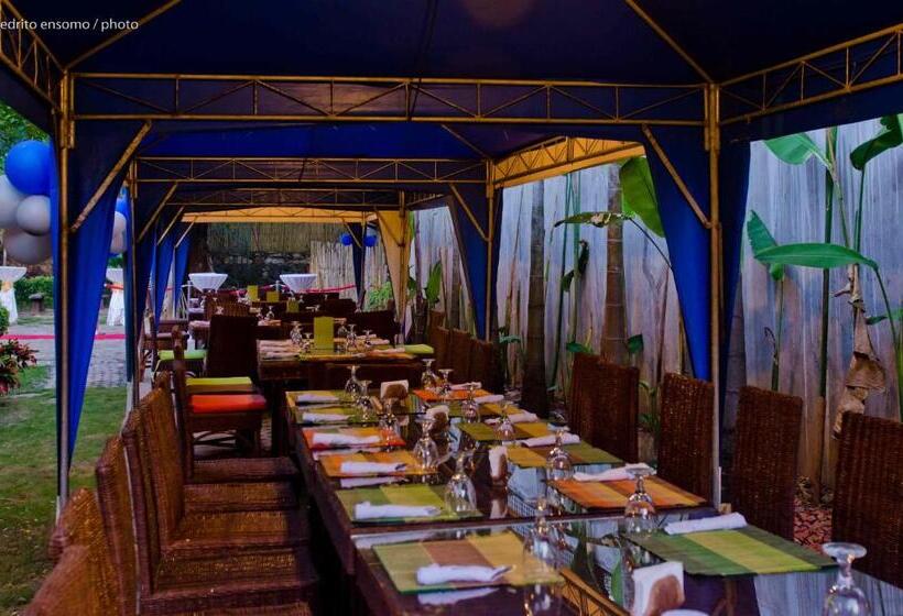 Отель Acacia Tree Garden