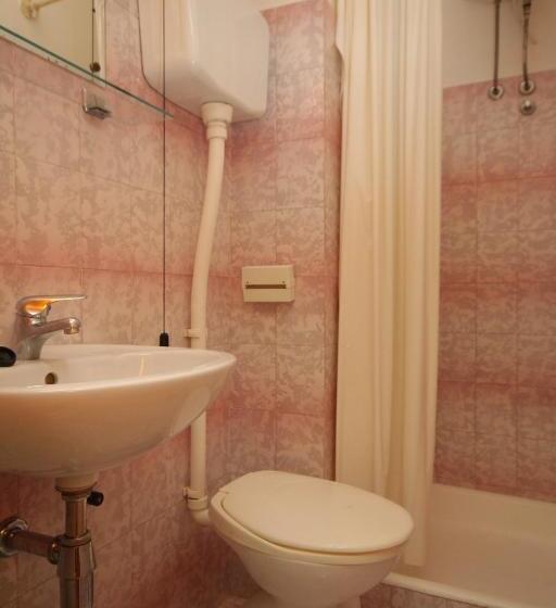 Отель Apartments And Rooms With Parking Space Mlini, Dubrovnik 8835