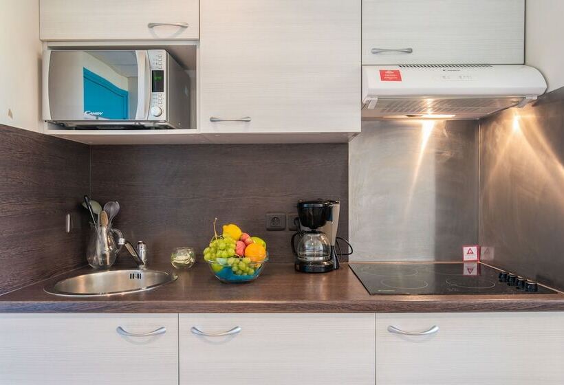 هتل Appart’city Confort Vannes