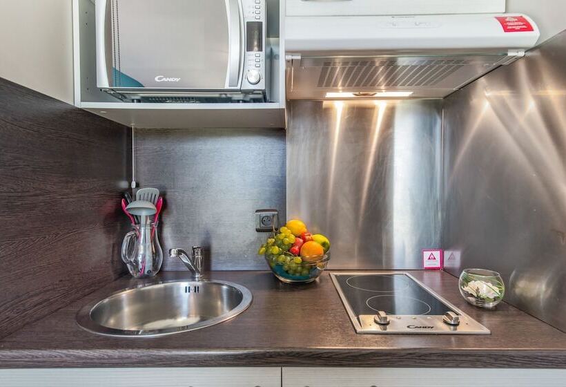 هتل Appart’city Confort Vannes