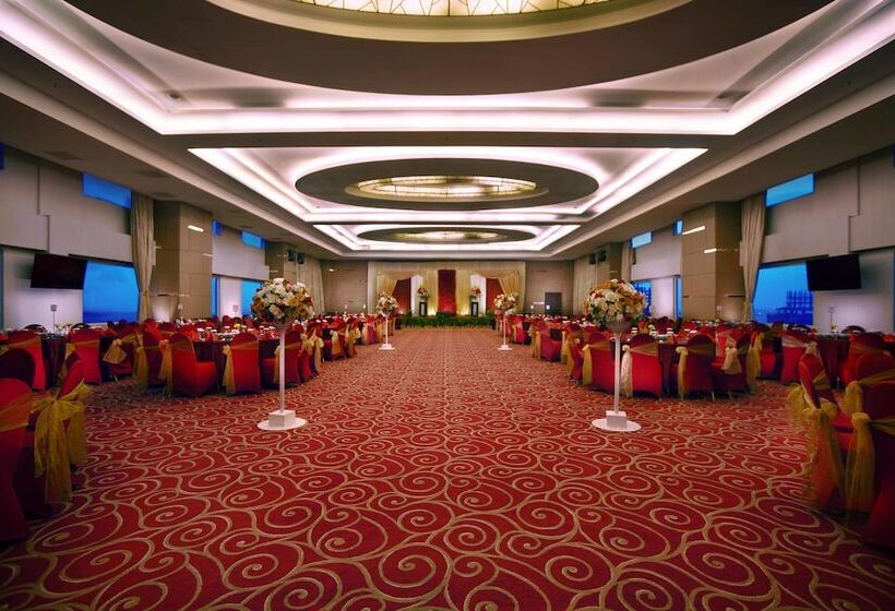 Aston Makassar Hotel & Convention Center
