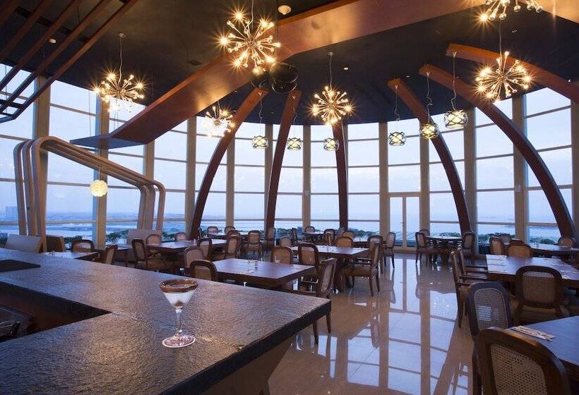 Aston Makassar Hotel & Convention Center