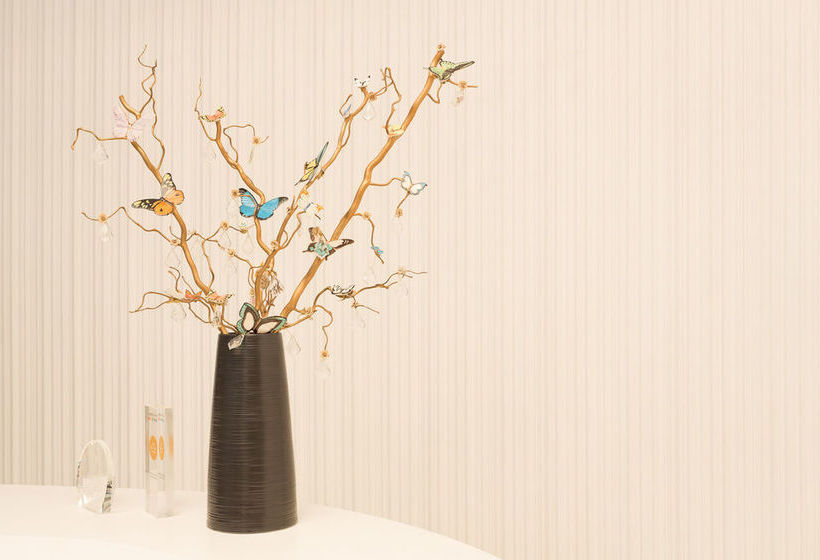 هتل Butterfly On Victoria