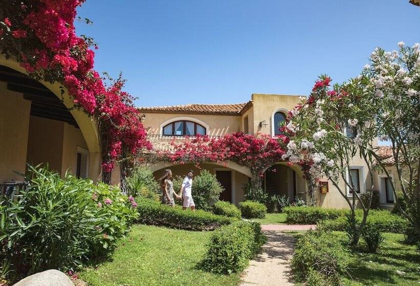 בית מלון כפרי Cala Luas Resort