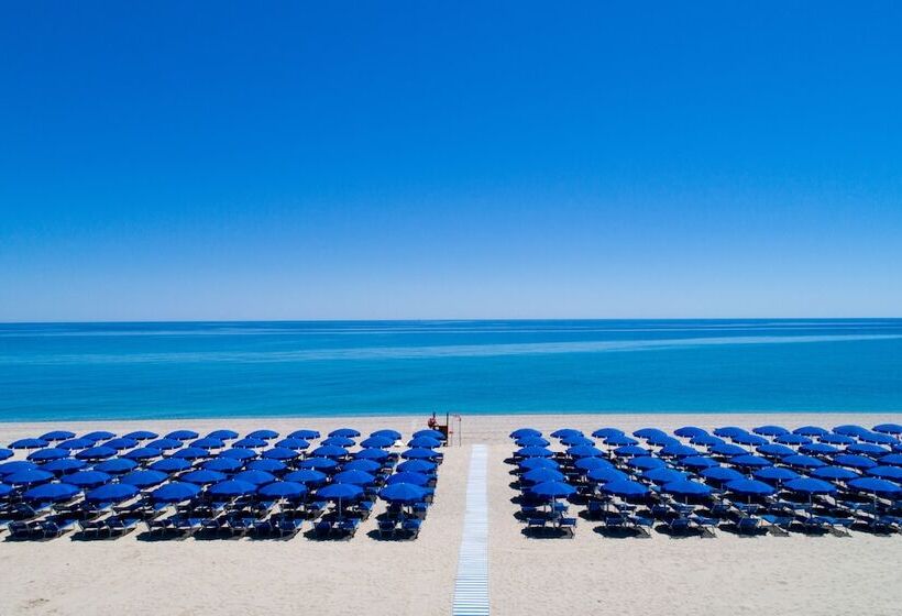 בית מלון כפרי Cala Luas Resort