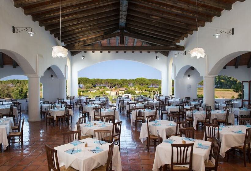 בית מלון כפרי Cala Luas Resort