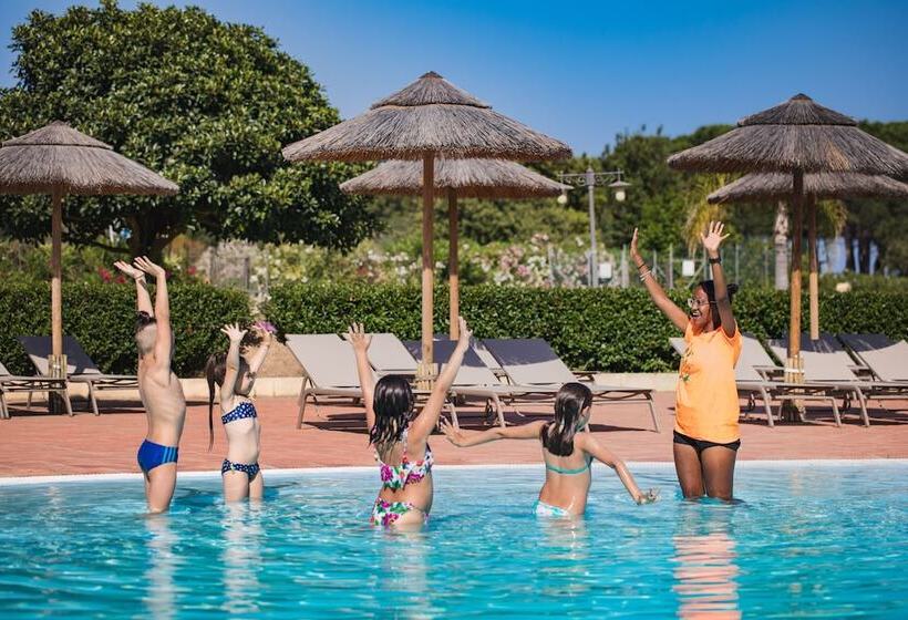 בית מלון כפרי Cala Luas Resort