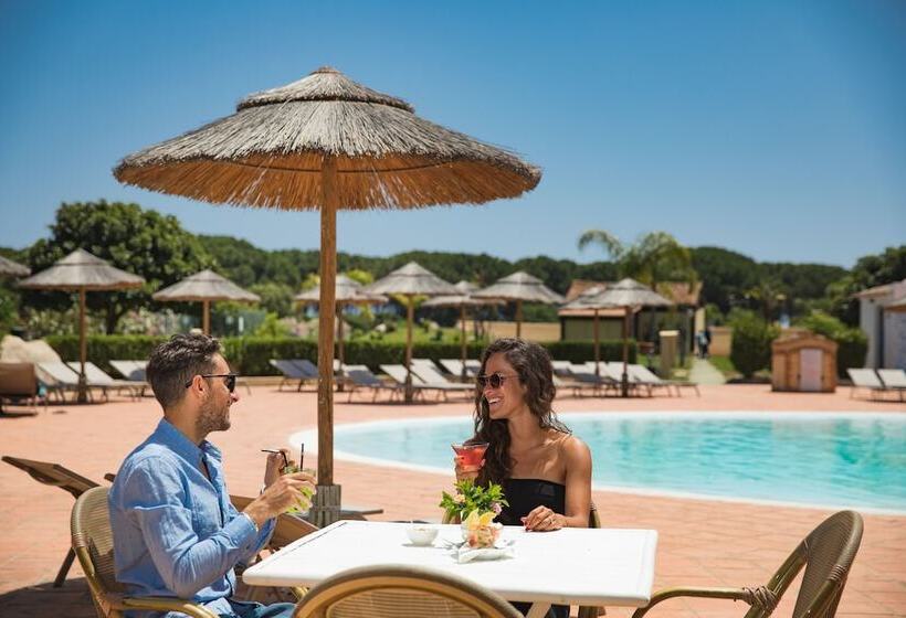 בית מלון כפרי Cala Luas Resort