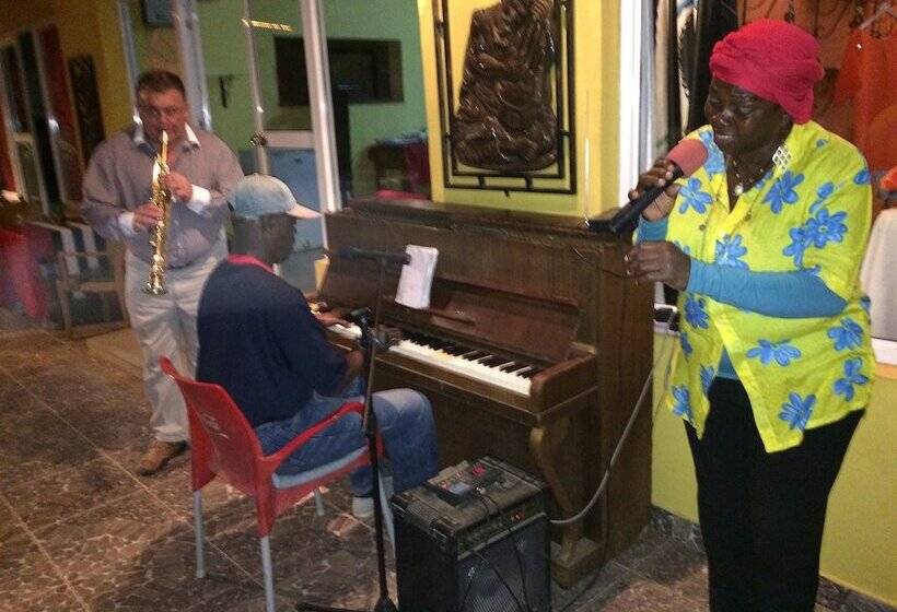 هتل Calabash Apartment