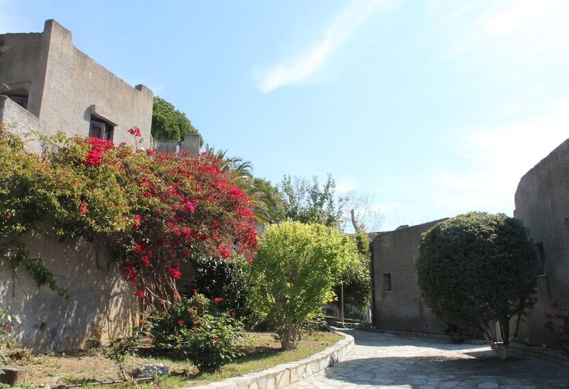 בית מלון כפרי Cavo Grosso