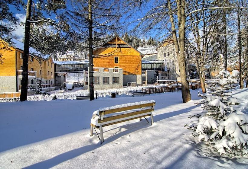 هتل Czarny Potok Resort Spa & Conference