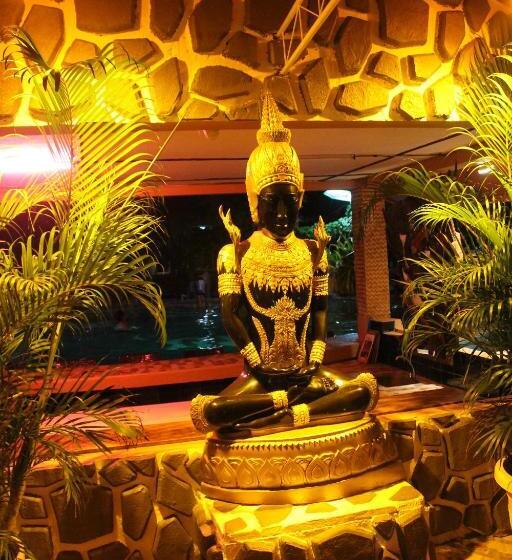 هتل Deep Forest Garden