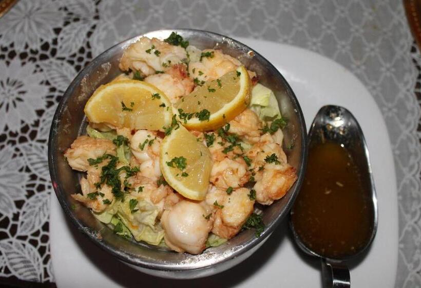 هتل Deep Forest Garden