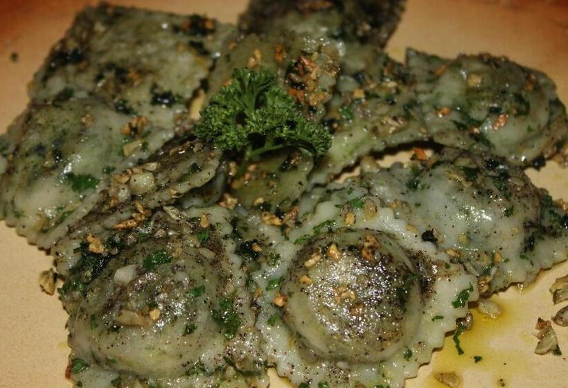 هتل Deep Forest Garden