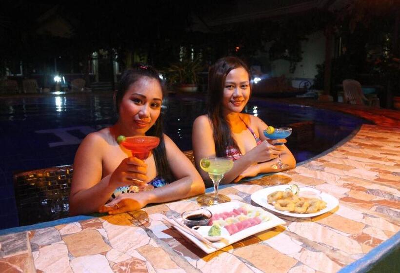 هتل Deep Forest Garden