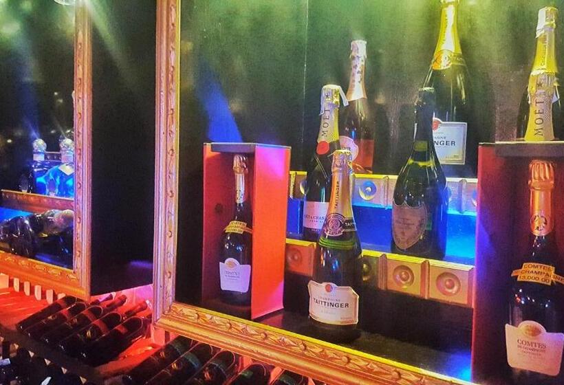 هتل Deep Forest Garden