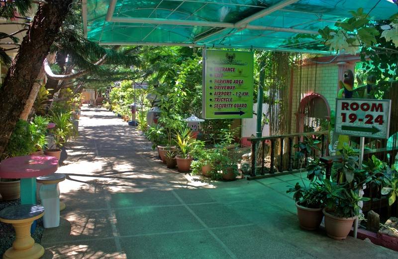 هتل Deep Forest Garden