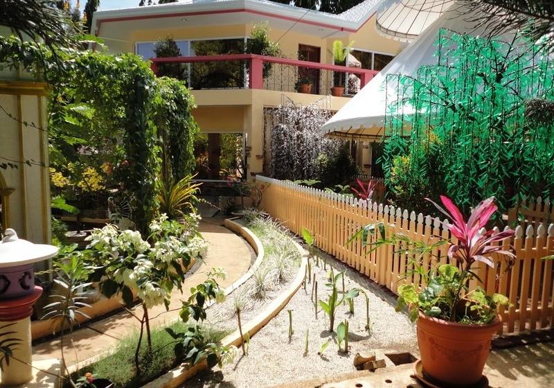 هتل Deep Forest Garden