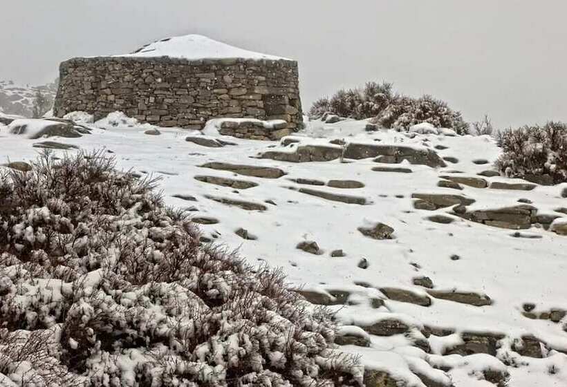 בית מלון כפרי Delina Mountain Resort