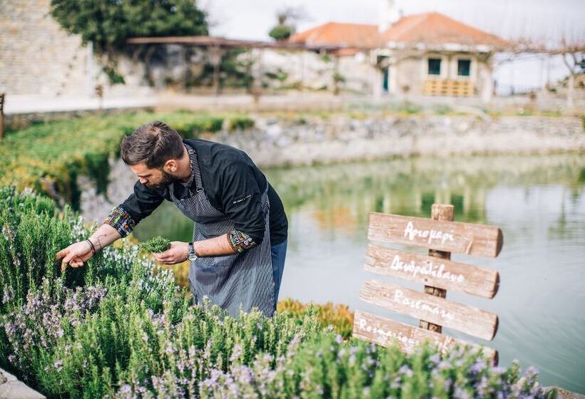 בית מלון כפרי Delina Mountain Resort
