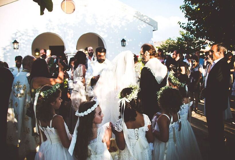 בית מלון כפרי Delina Mountain Resort